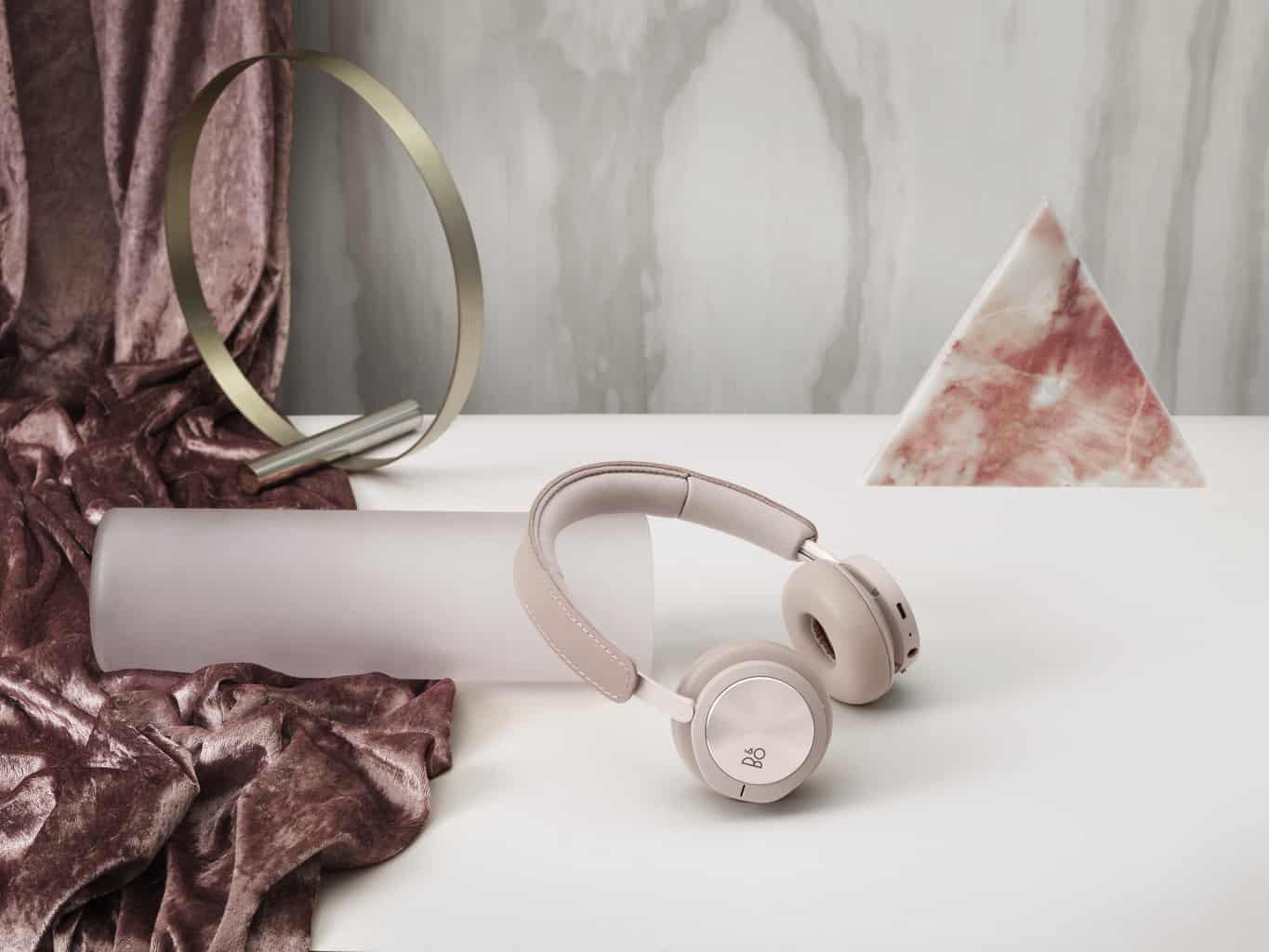 The Beoplay E8 2.0 and H8i headphones