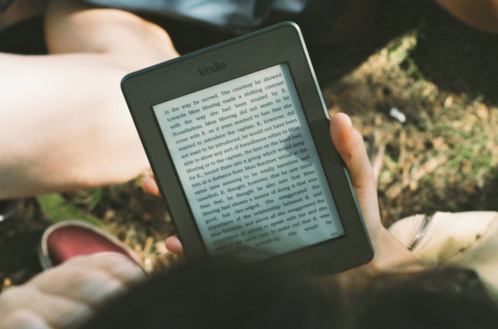 11 Reasons Why I Love My Kindle E-Reader
