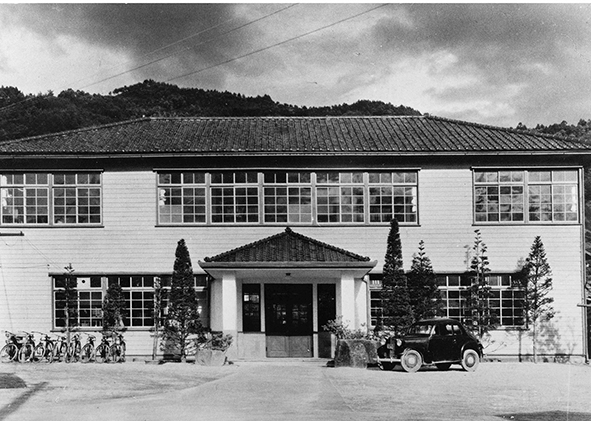 Construction of the administrative office for Factory 1 of Daiwa Kogyo was completed in 1945 (the picture was taken in 1949)