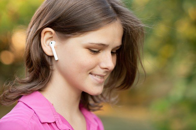 Top 13 Tricks For The Apple Wireless Headphones | Women Love Tech