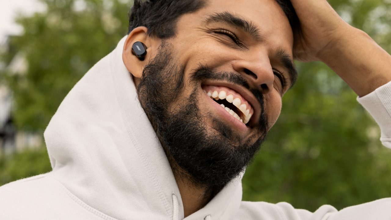 The next generation of truly wireless noise cancelling earbuds have landed: Bose QuietComfort Earbuds II. The brand that invented noise cancelling headphones, is bringing new features to continue to reinvent the industry. Here’s why they will replace Apple’s Airpods Pro.
