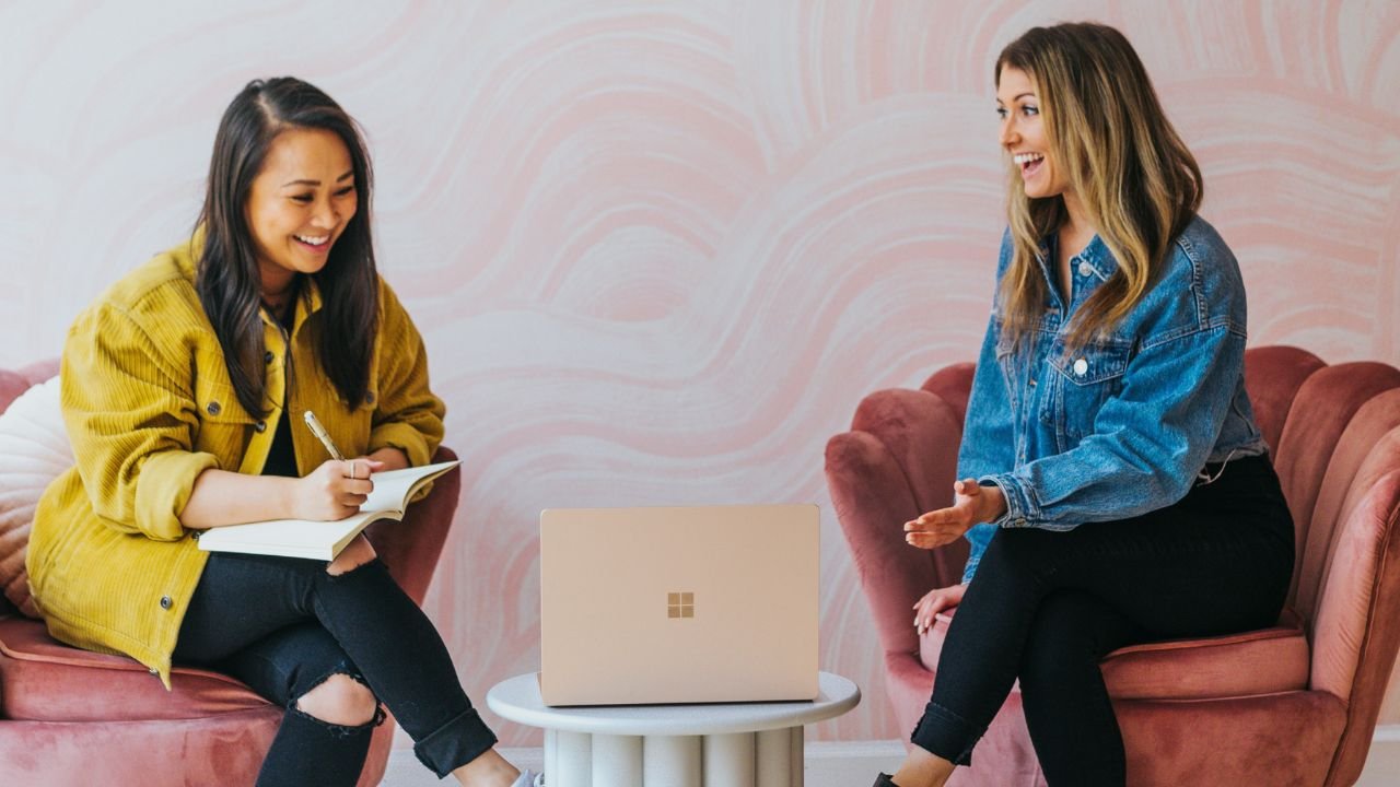 How to Bridge the Gap in Intergenerational Work Friendships