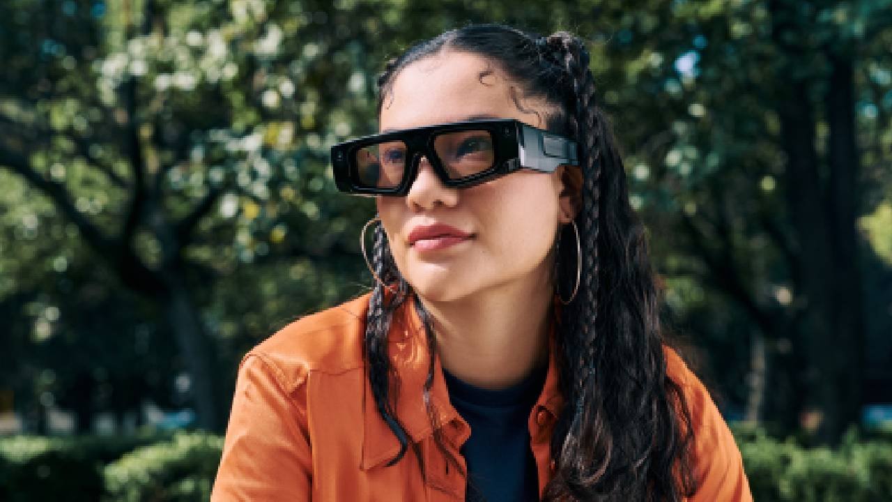 Big, Bulky But Definitely Cool: Snap Unveils New AR Spectacles