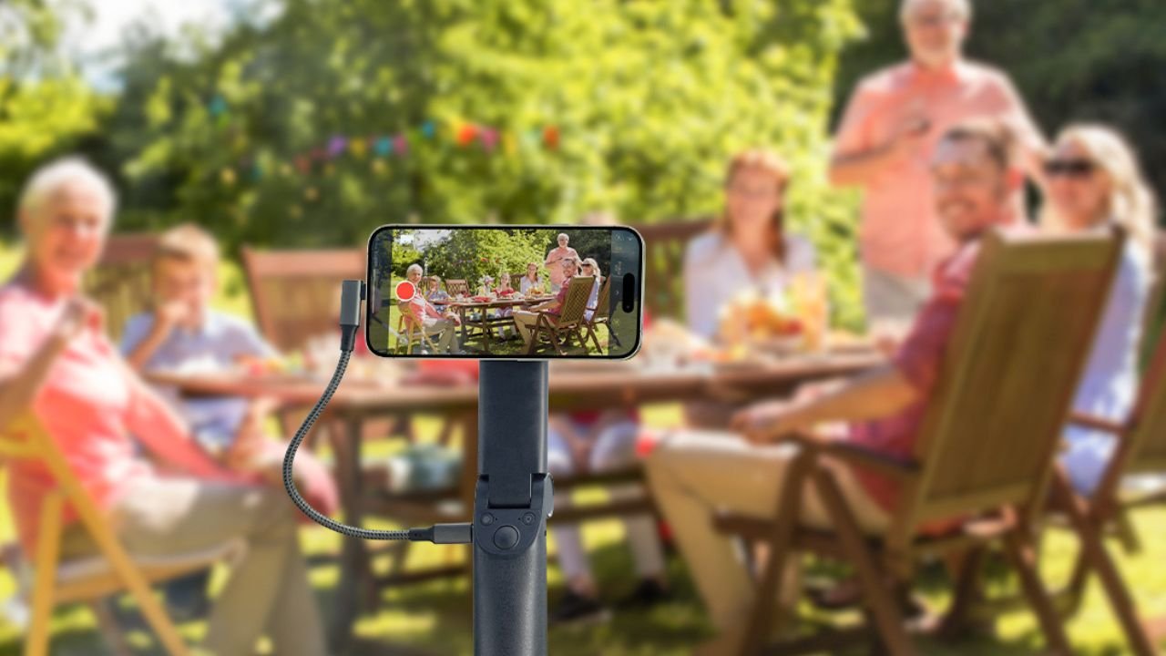 This Selfie Stick Will Cool Down Your Phone … Because #AussieSummer