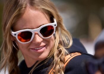 Smart, Stylish and Seriously Next-Level: Why We’ve Got Our Eyes on the Oakley Meta HSTN Glasses