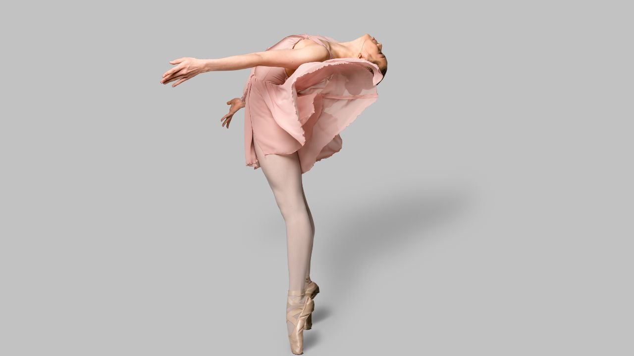 How Tech is Transforming Traditional Art Forms