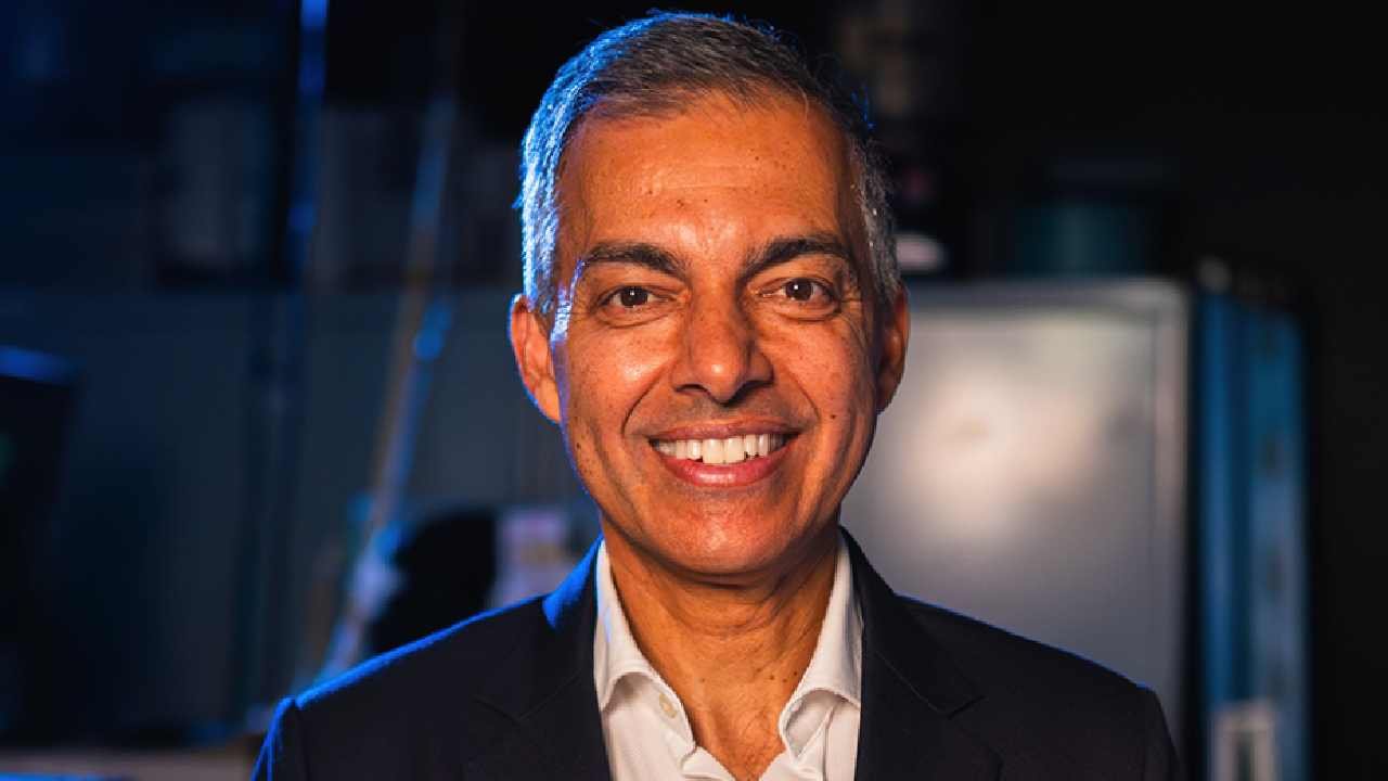 Dr Vikram Sharma, awarded the Prime Minister’s Prize for Innovation