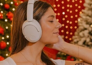These Long Life Headphones Let Me Listen to Mariah Carey’s Christmas Album For Four Days Straight .. And I Don’t Feel Judged These Long Life Headphones Let Me Listen to Mariah Carey’s Christmas Album For Four Days Straight .. And I Don’t Feel Judged