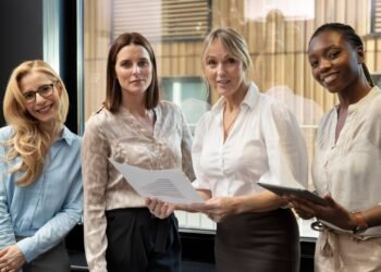 Women Love Reinvention – Facing a New Year When Your Career Identity Has Fallen Apart Women Love Reinvention – Facing a New Year When Your Career Identity Has Fallen Apart