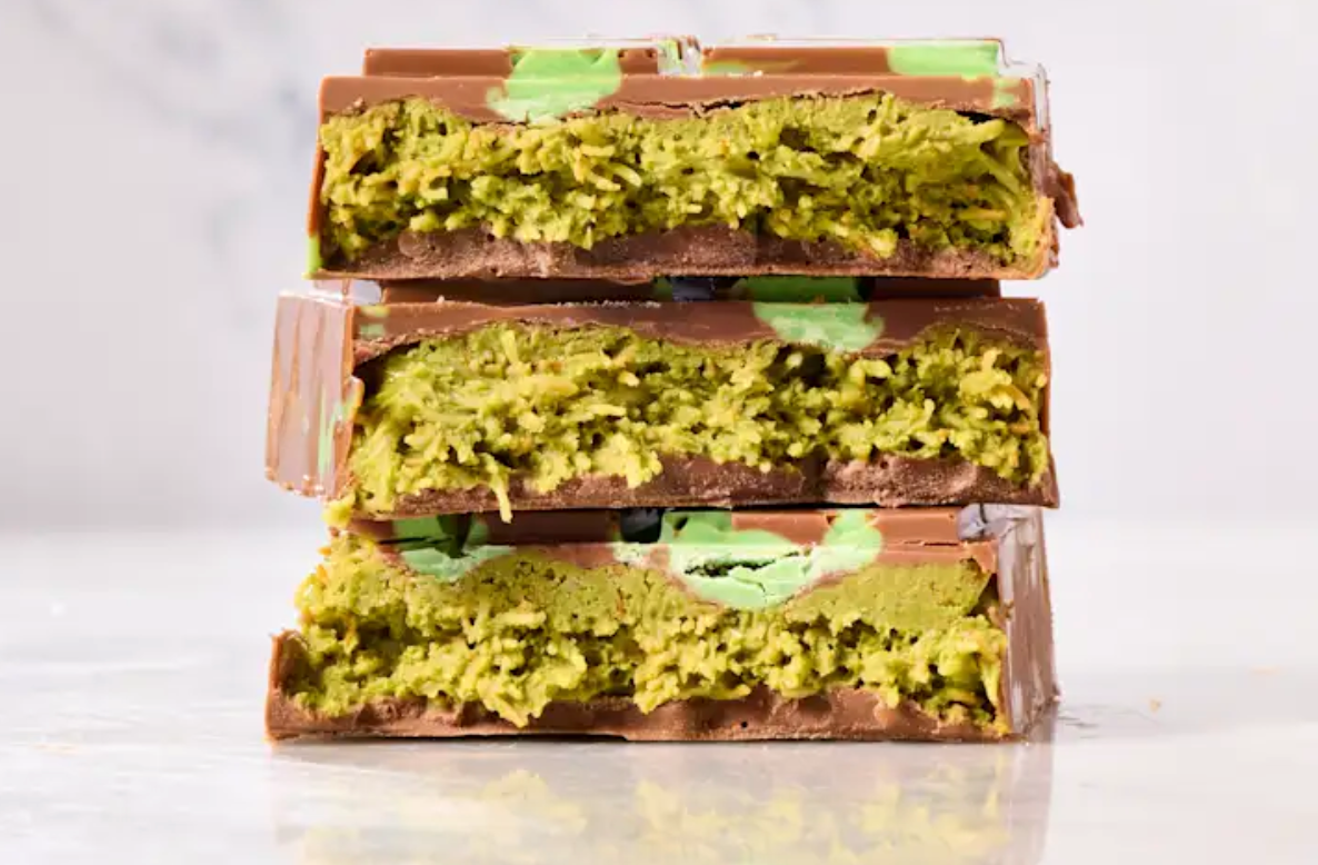 Dubai Chocolate Cake. Credit: Photo: Alex Lepe; Food Styling: Rachel Perlmutter