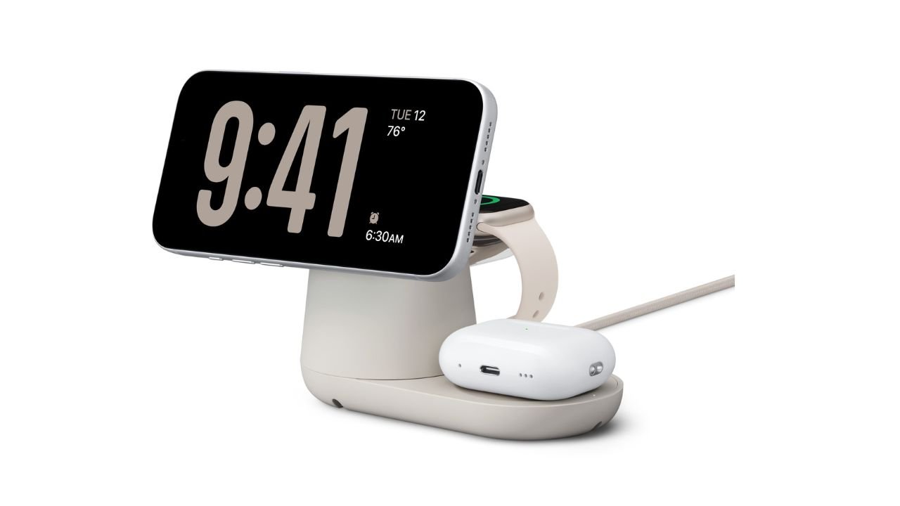Best iphone 17 accessories Belkin UltraCharge Pro 3-in-1 Magnetic Charging Dock