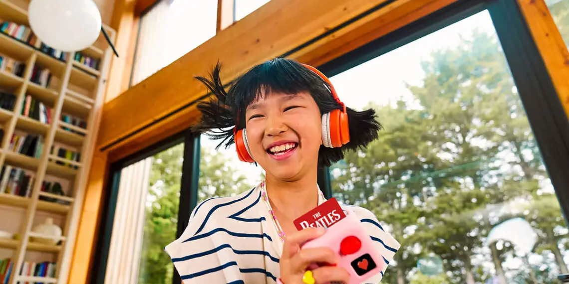 Yoto Mini Player Hands-On: A Screen-Free Alternative to Doomscrolling