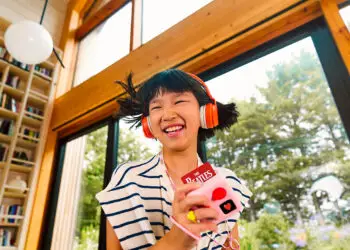 Yoto Mini Player Hands-On: A Screen-Free Alternative to Doomscrolling