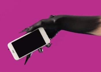 Inside Etsy’s Underground Spell Economy: Celebrity Psychic Warns of AI Scams