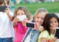 What’s the Right Age to Give Your Child a Smartphone? An Expert Weighs In