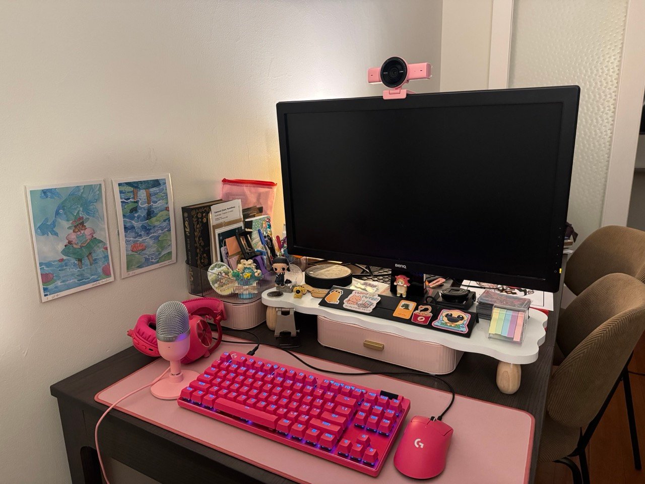 The Razer Kiyo V2 Actually Like? Spoiler I love it AND bonus points as it comes in pink too!