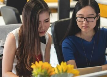 AI in business female start up