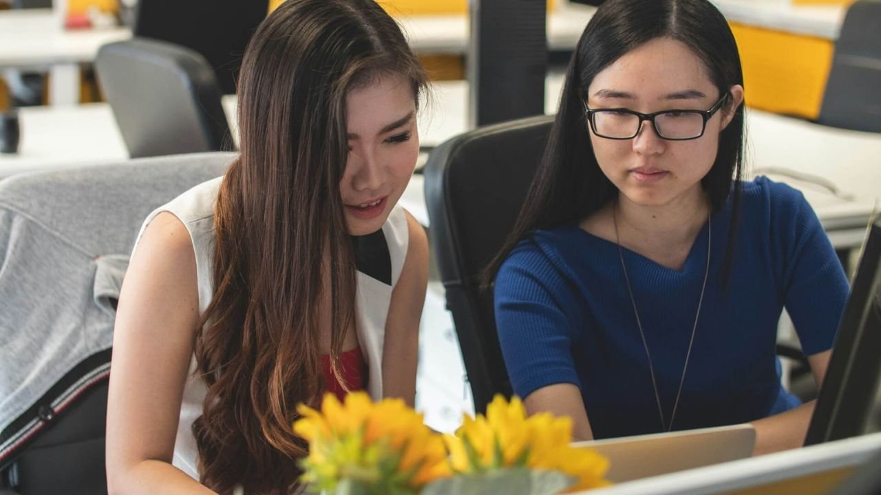 AI in business female start up