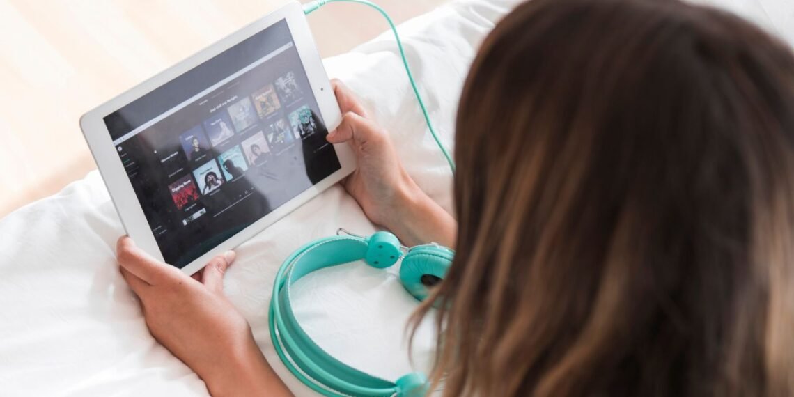 Spotify video controls