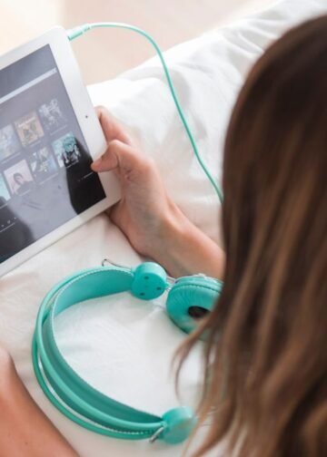 Spotify video controls