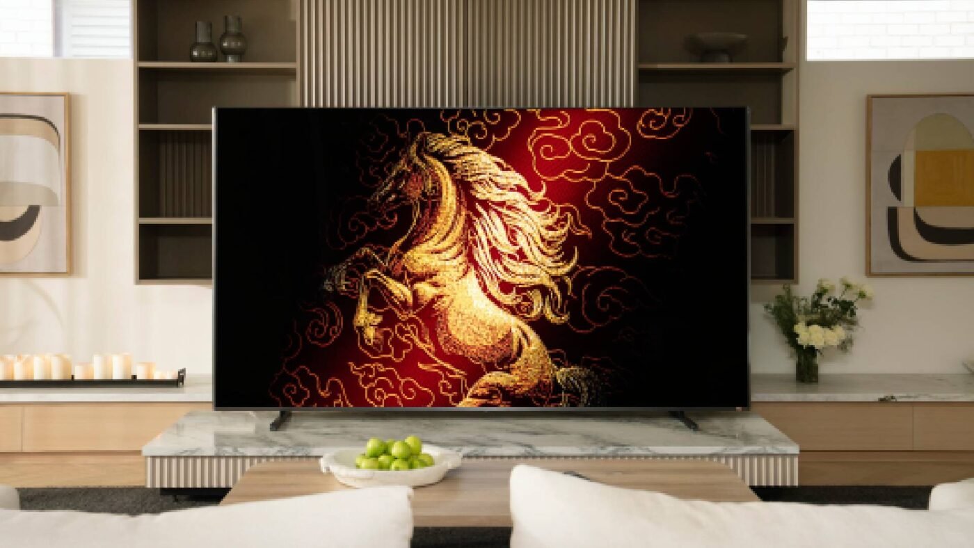 Hisense 75-inch UR8S RGB MiniLED TV