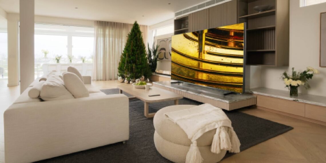 Hisense 75-inch UR8S RGB MiniLED TV