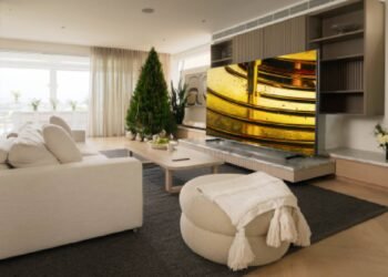 Hisense 75-inch UR8S RGB MiniLED TV