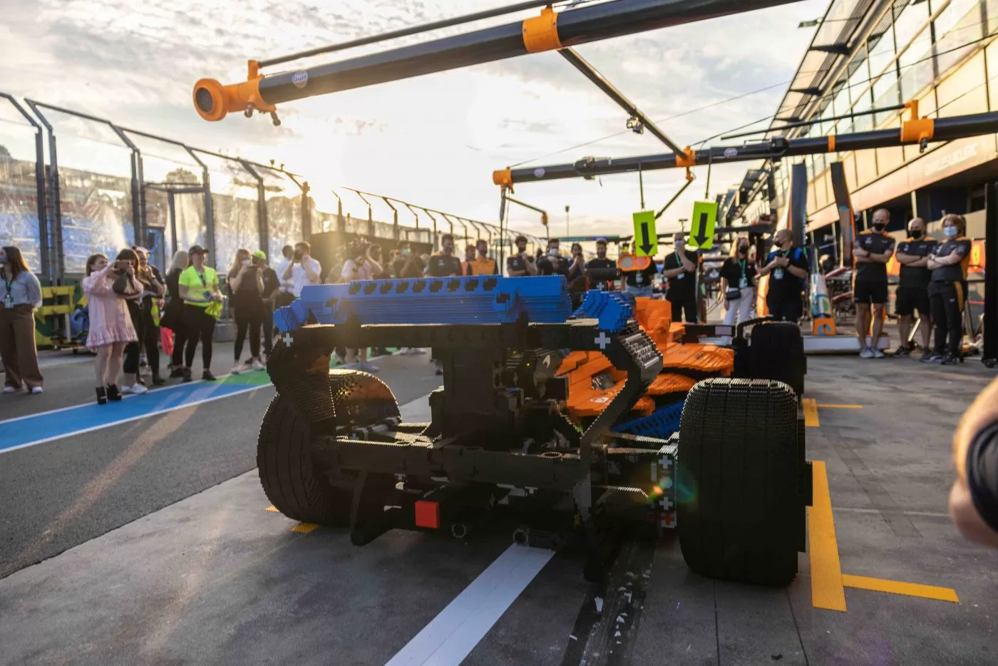 Building a life-size LEGO® Technic McLaren Formula 1 Race Car - Brickman
